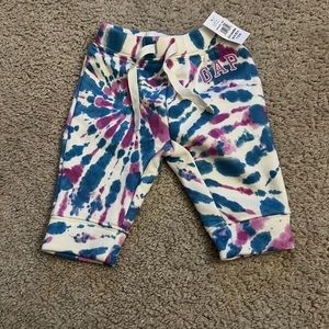 NWT Gap tye dye sweatpants. 0-3 months. White, blue and purple.